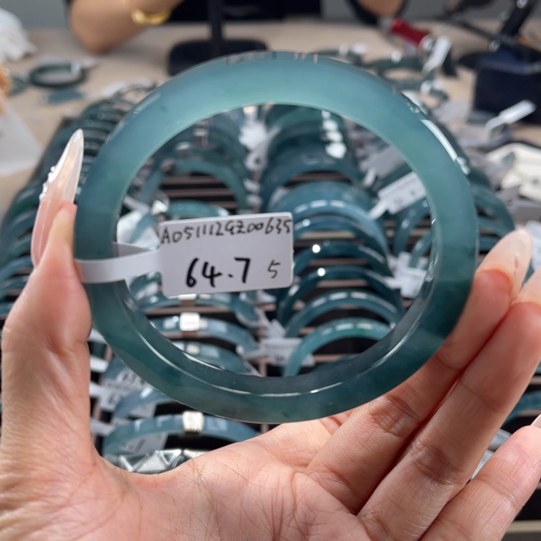 翡翠未镶嵌手镯64.75