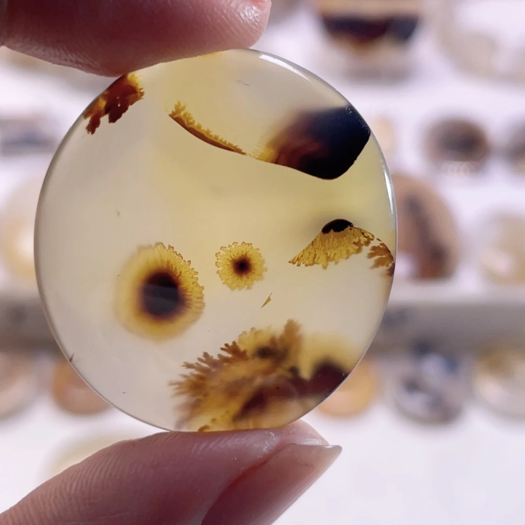 玛瑙/玉髓未镶嵌珠宝奇石