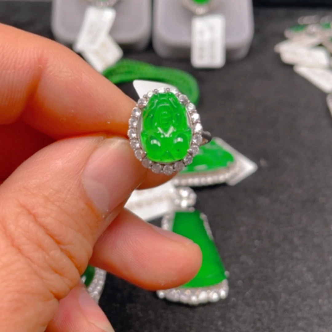 【闪购商品】翡翠颈饰银S925镶嵌戒指