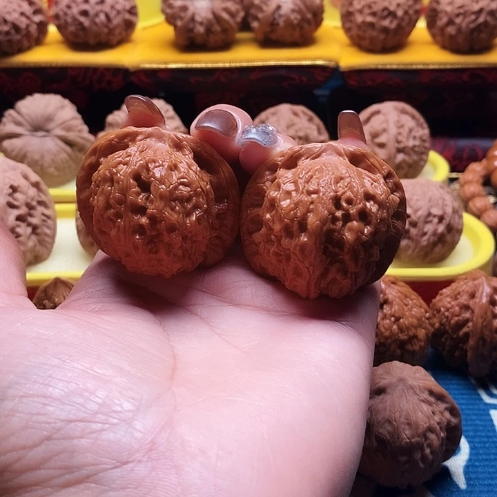 文玩核桃吊坠42精品血麒麟