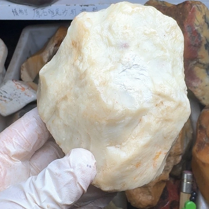 寿山石M***u寿山石的颜色