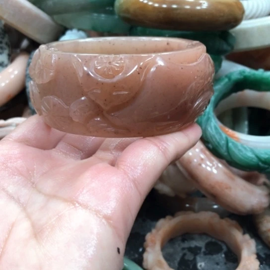 石英质玉手镯未镶嵌?***愁