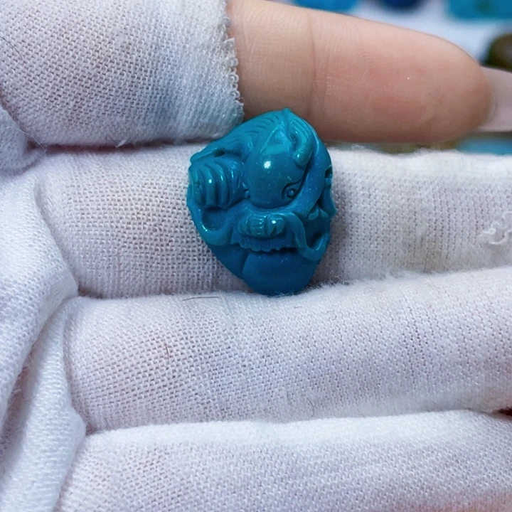 绿松石未镶嵌饰品