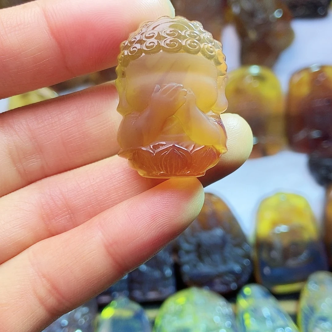 琥珀颈饰未镶嵌不说