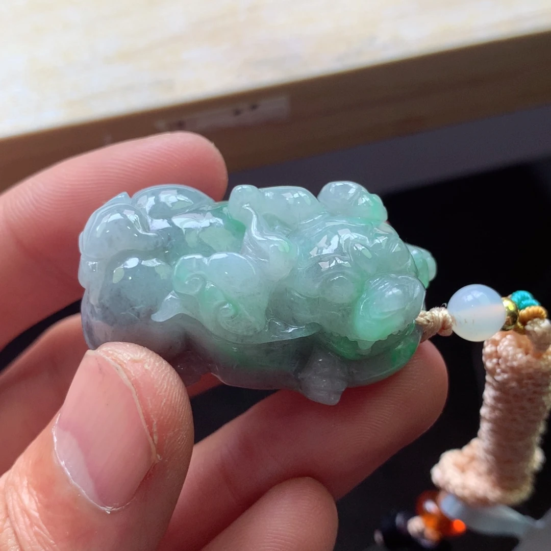 翡翠颈饰未镶嵌吊坠