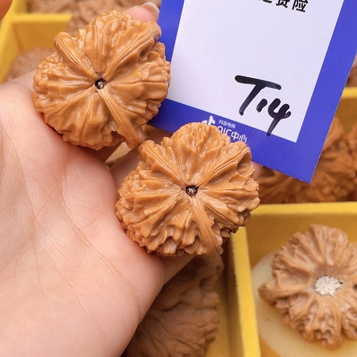 把件文玩核桃劲*文玩核桃三棱14