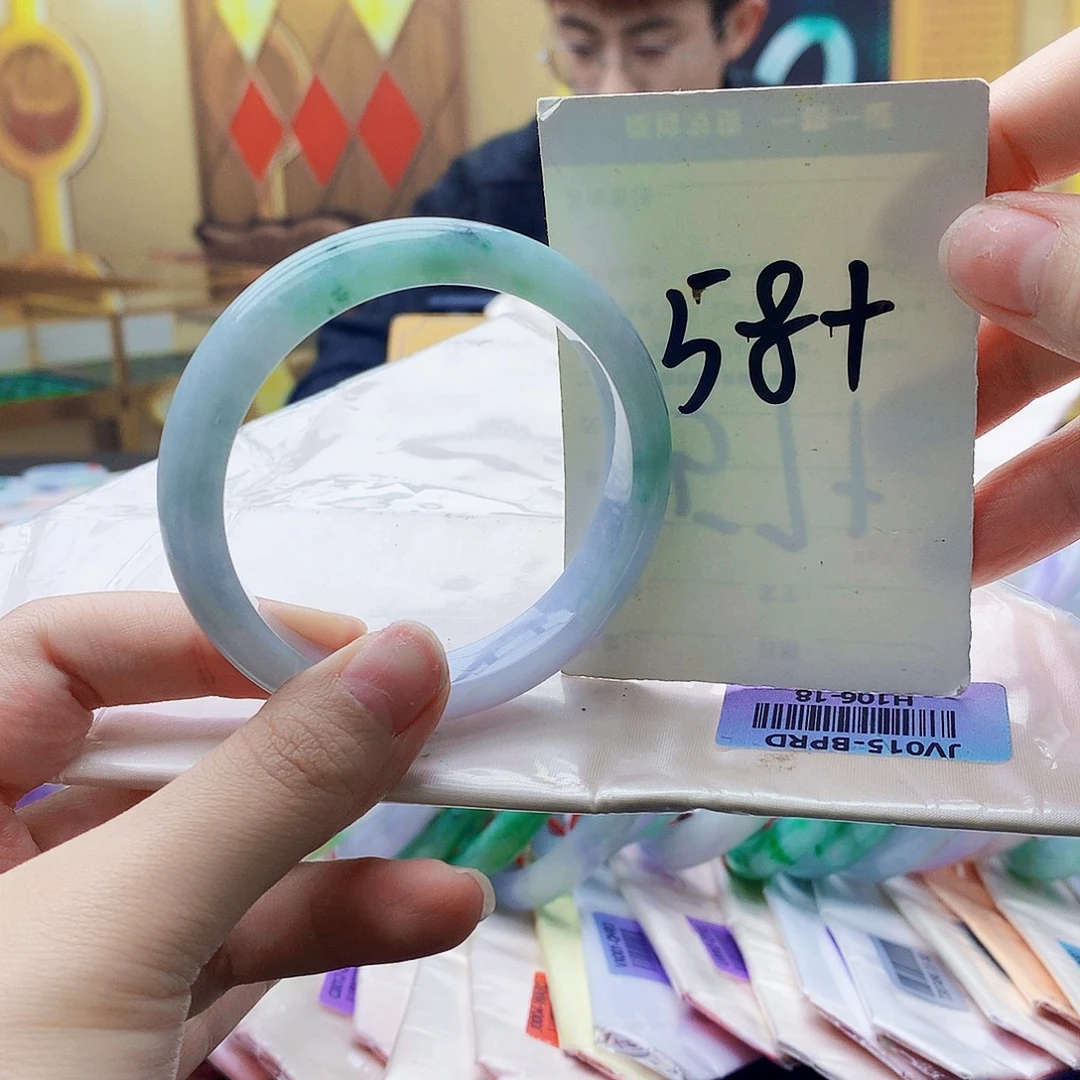 翡翠未镶嵌手镯099……