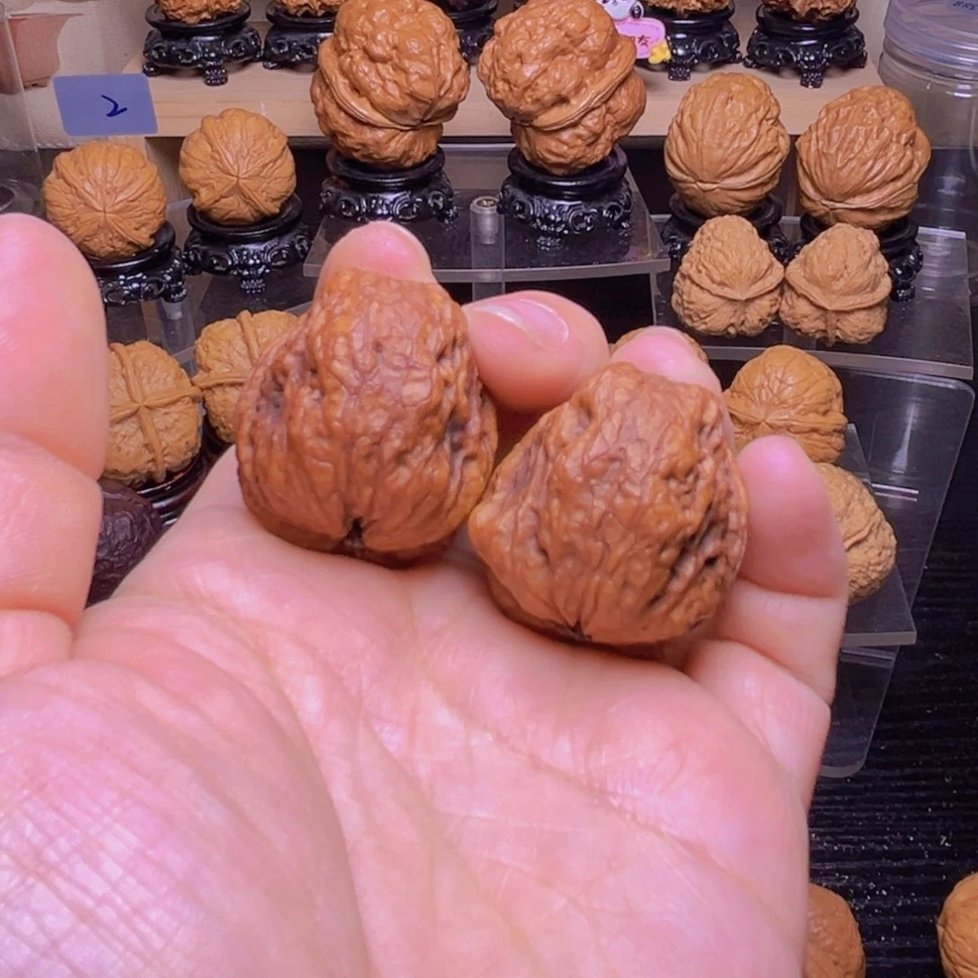 文玩核桃吊坠39w七彩龙脊37尺