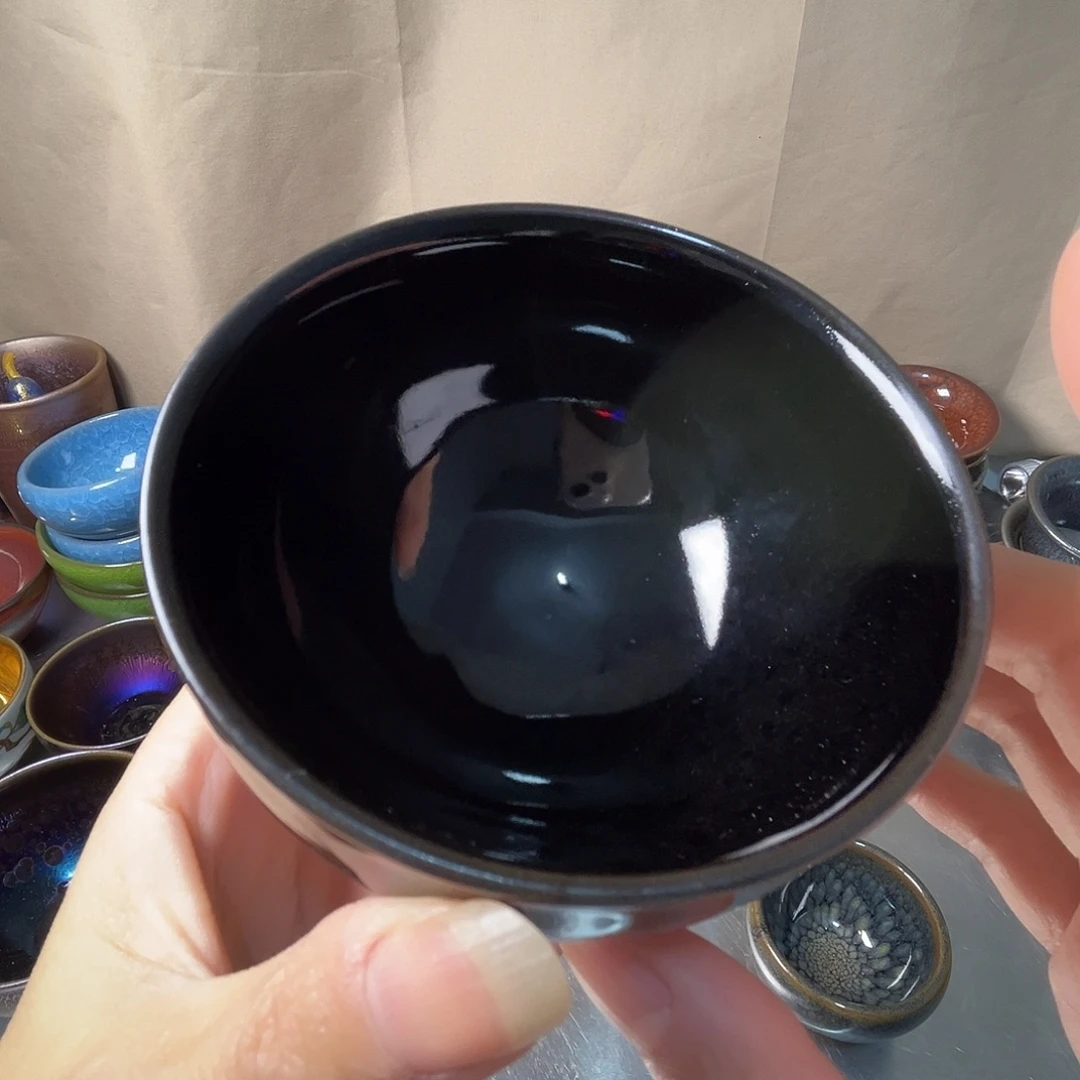 茶盏在这条街等的时间很短暂