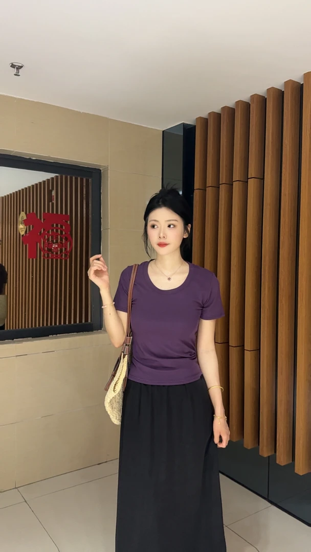八爪娘娘----夏季修身漏锁骨显瘦基础款外穿显腰细U领短袖T恤女