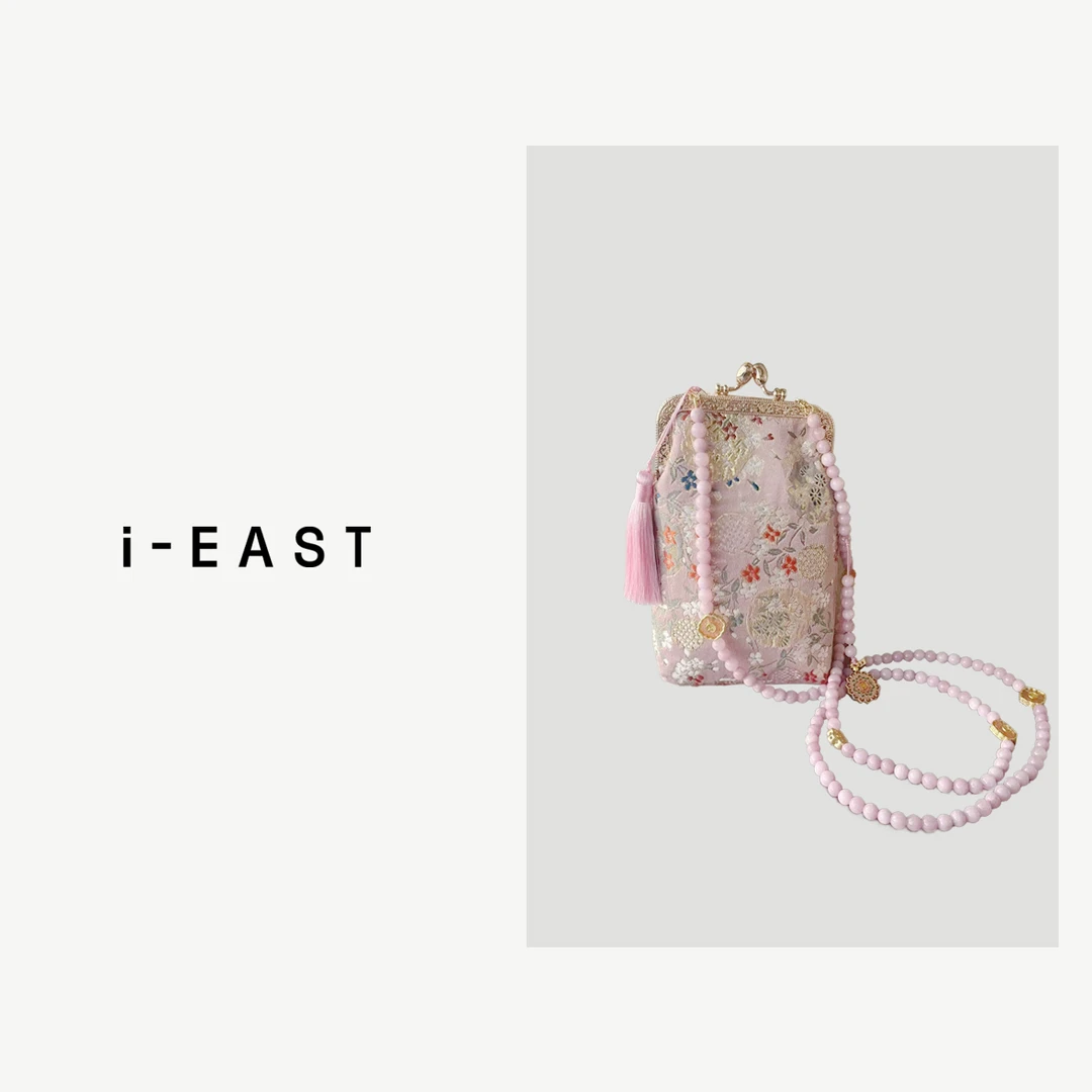 i-EAST 贵气官搭~新中式刺绣珠珠链斜跨包包-4C PS7168