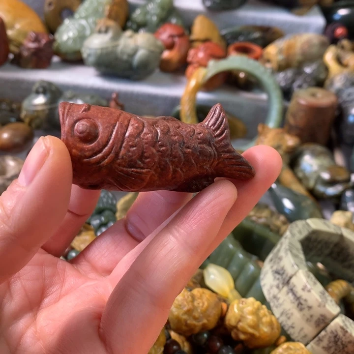 未镶嵌岫岩河磨玉（透闪石质玉）把件