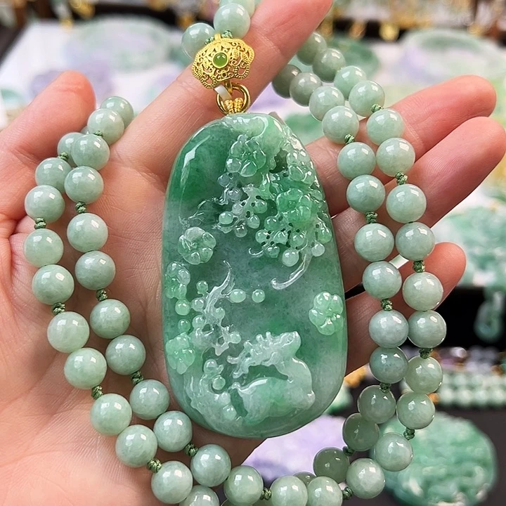 翡翠未镶嵌颈饰吊坠