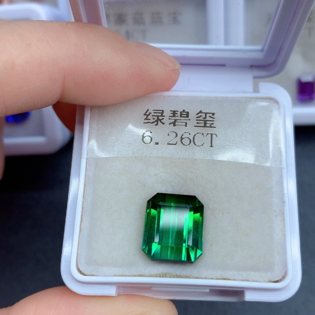 绿色碧玺6.26克拉裸石未镶嵌