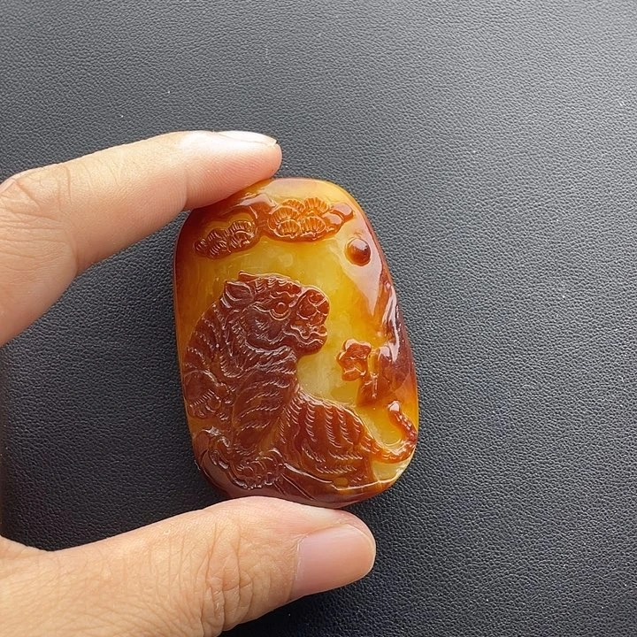 未镶嵌颈饰琥珀天然琥珀蜜蜡