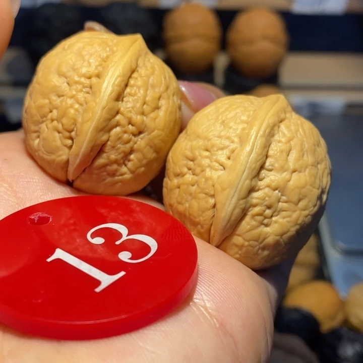 核桃玉面宝瓶尺寸32