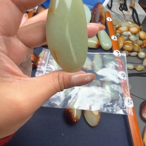 和田玉颈饰未镶嵌冷*