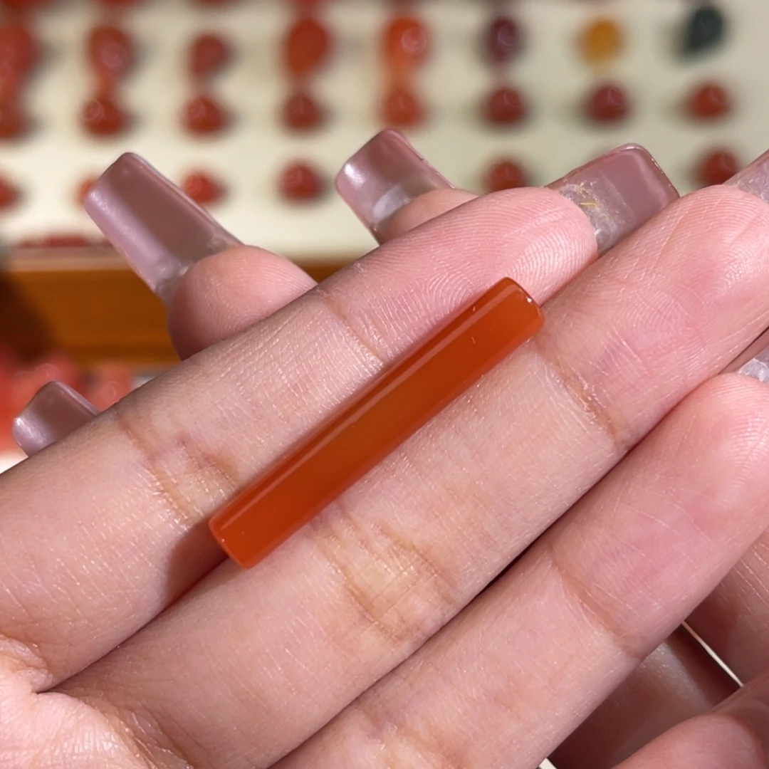 南红玛瑙未镶嵌管珠31x5.2mm