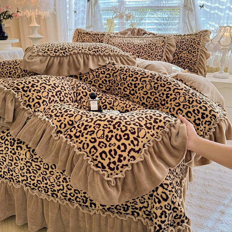 韩版加厚双层双面绒冬季复古牛奶绒法式大花边印花床盖款四件套