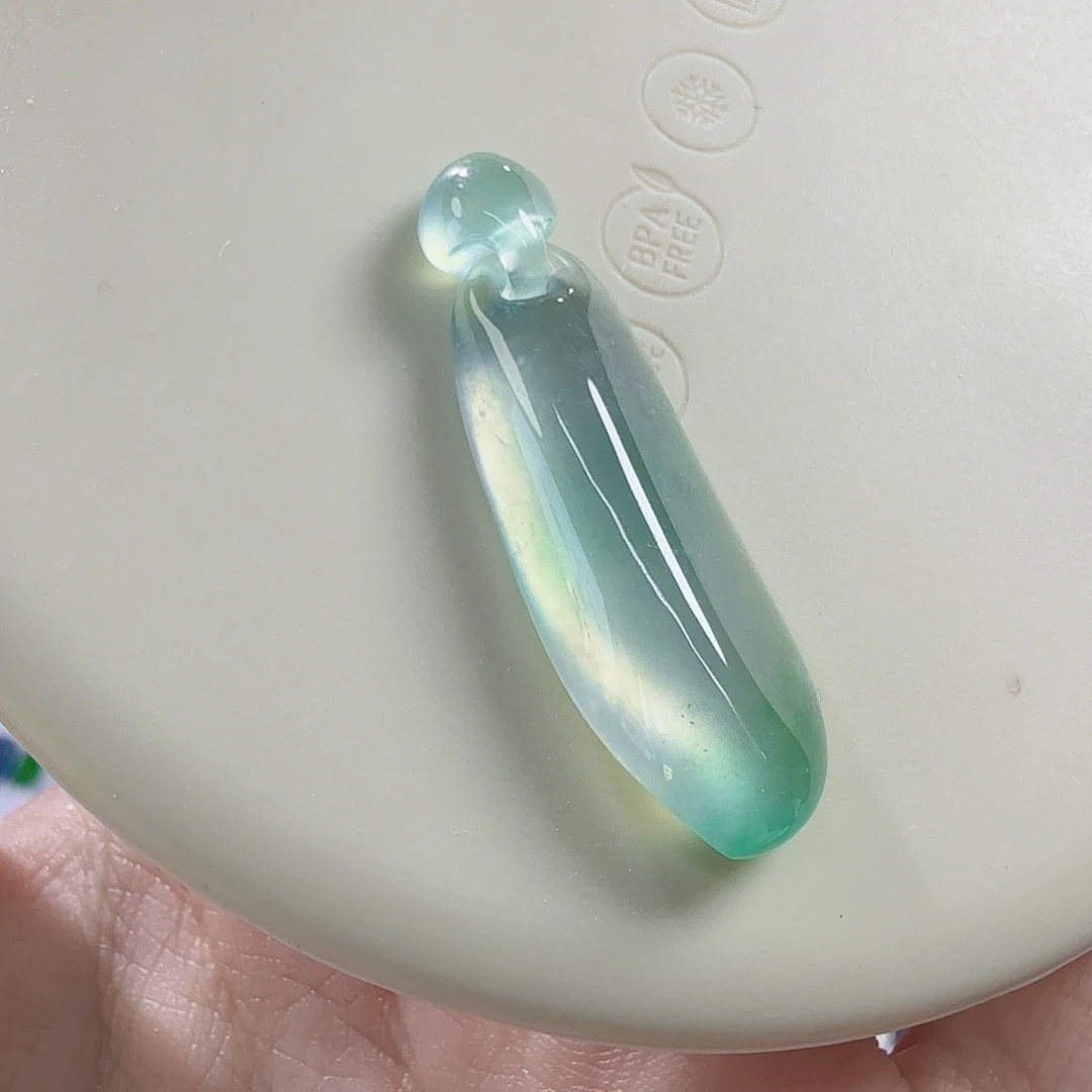 翡翠未镶嵌颈饰玻璃冰福瓜