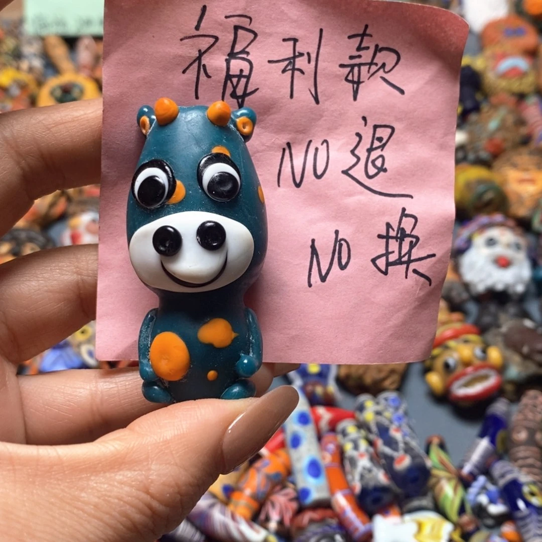 琉璃颈饰印度尼西亚小牛