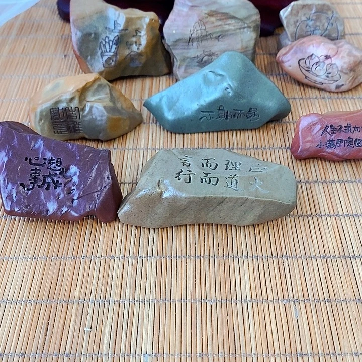 远***多原石雕刻工艺品手把摆件