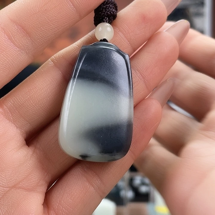 颈饰未镶嵌和田玉（糖玉）