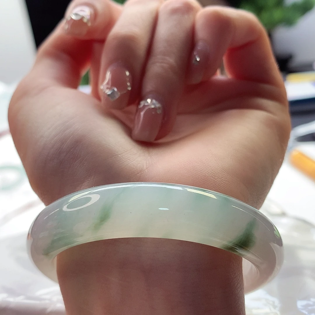 翡翠手镯未镶嵌天然翡翠54-55荔枝肉底果绿花