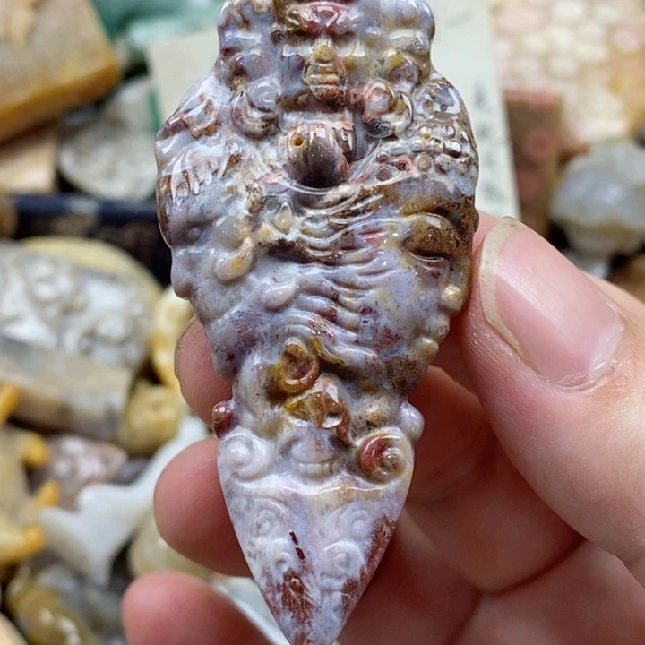 硅化珊瑚（珊瑚玉）未镶嵌颈饰