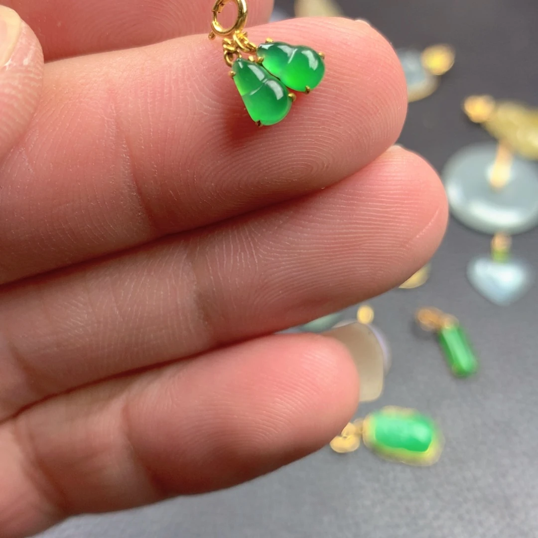 【闪购商品】颈饰18K金镶嵌翡翠翡翠