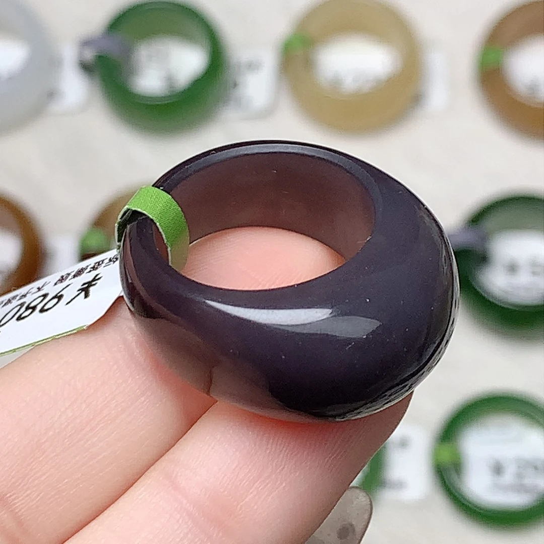 未镶嵌戒指和田玉