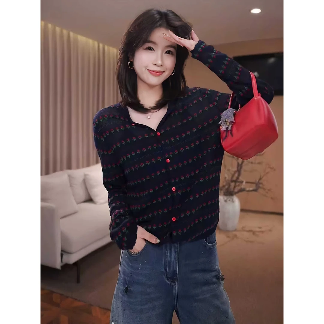 秋装新款V领提花长袖针织开衫时尚韩系撞色显瘦打底毛衣百搭上衣