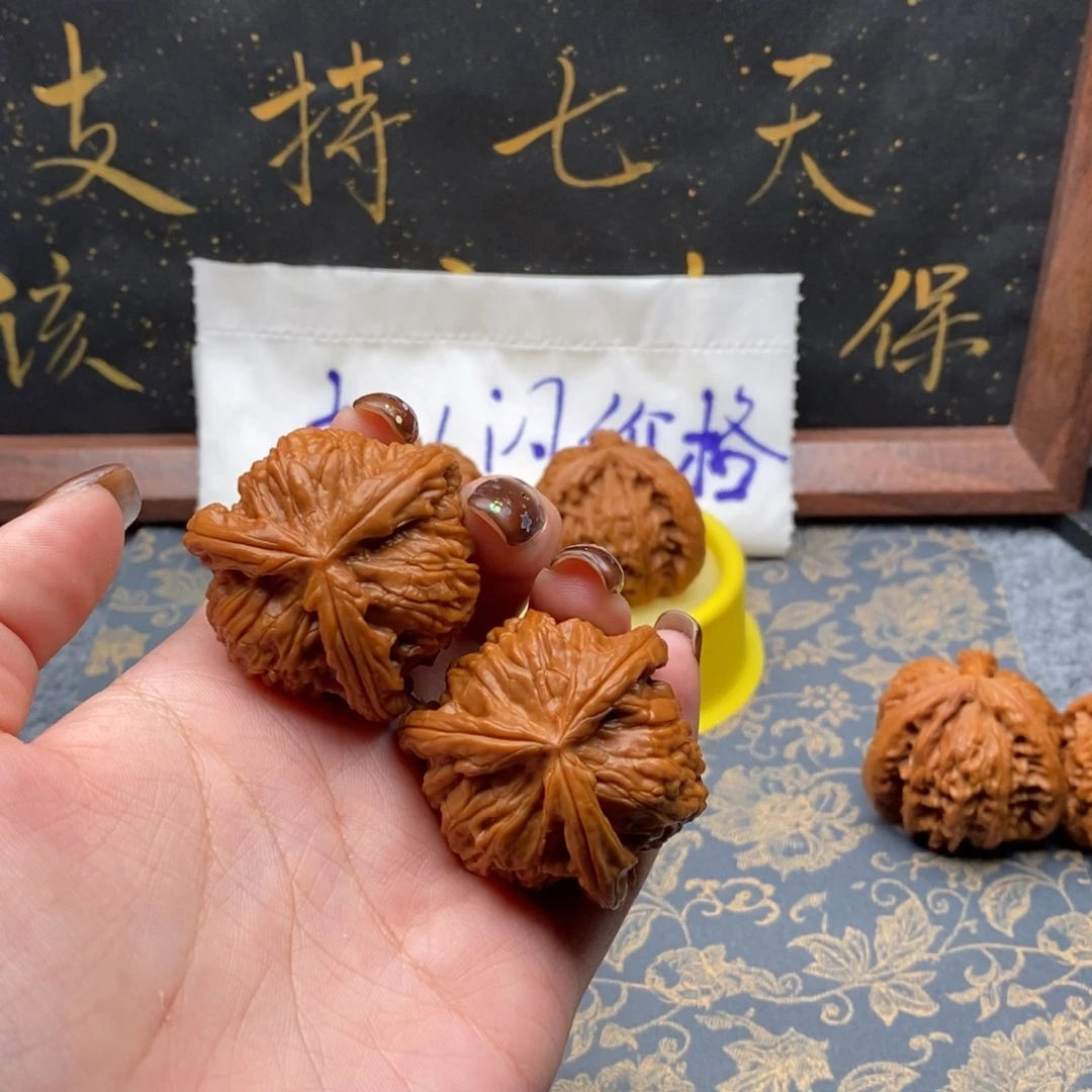 吊坠文玩核桃蚂*白狮子