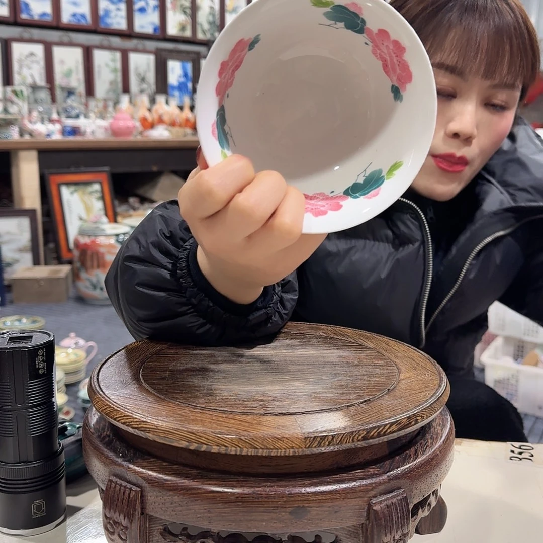 摆件瓷//////景德镇陶瓷瓷器。13厘米。