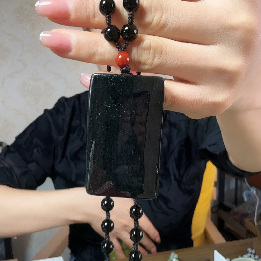 和田玉未镶嵌吊坠(赠链)