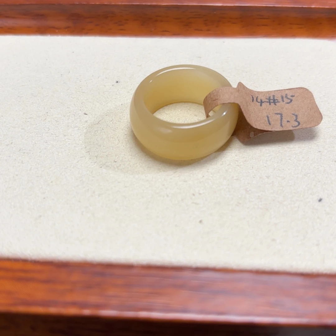 和田玉未镶嵌戒指