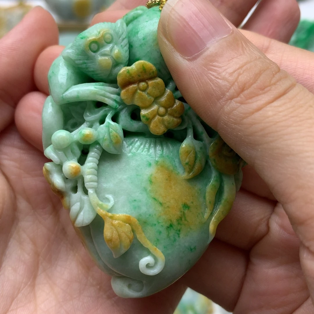 翡翠未镶嵌颈饰正翡翠