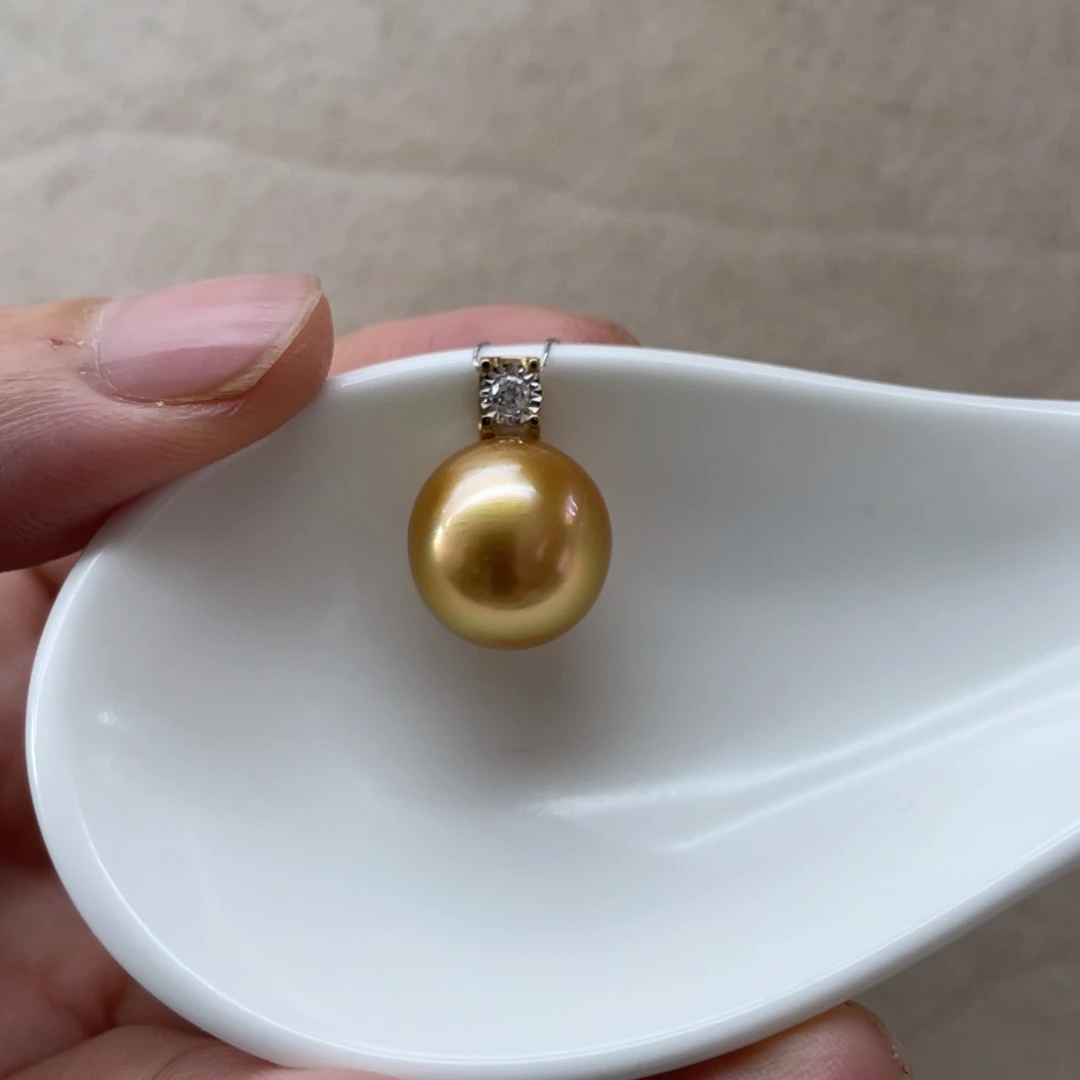 颈饰海水珍珠18K金镶嵌12.5mm