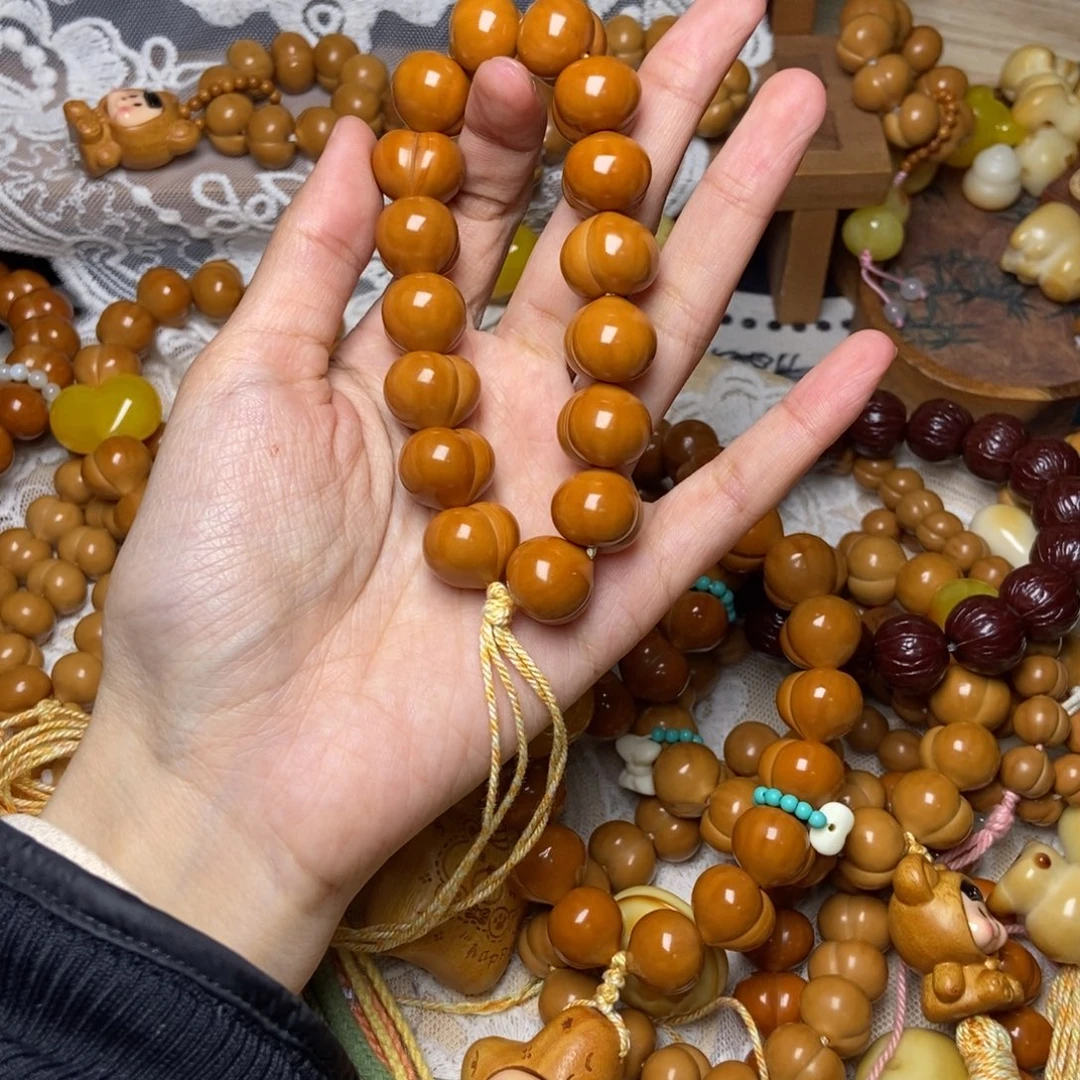 吊坠猴头核桃屁桃玻璃底卡16