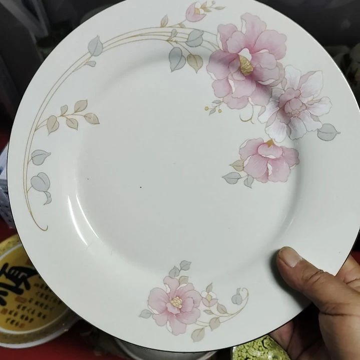 瓷片五厂，七厂各种摆件，瓷片，均有瑕疵！