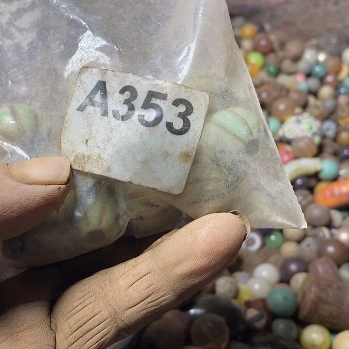 乱***美和田玉（糖玉）未镶嵌手链