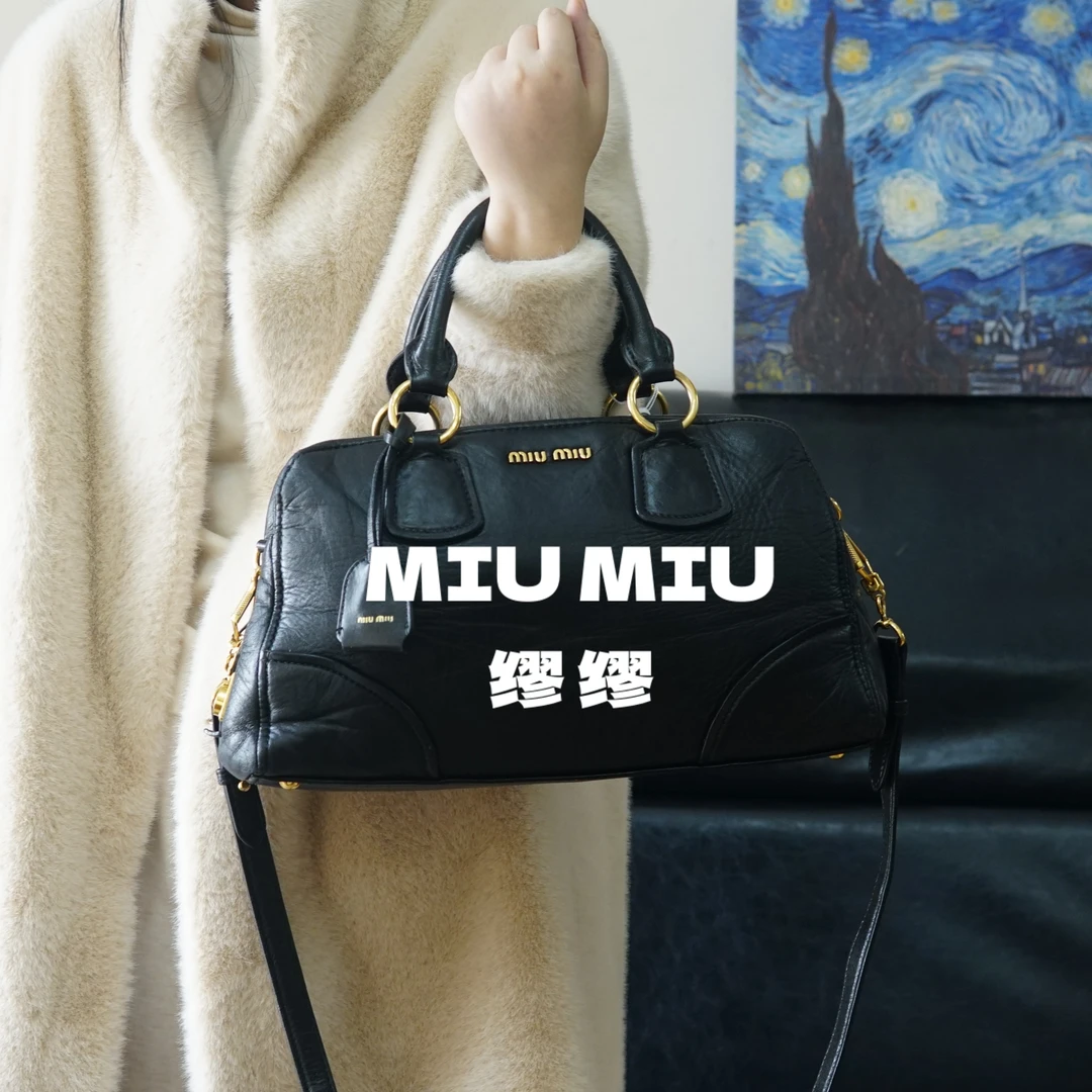 95新 MIU MIU/缪缪 黑金斜挎包/F3YZ09715011/5011