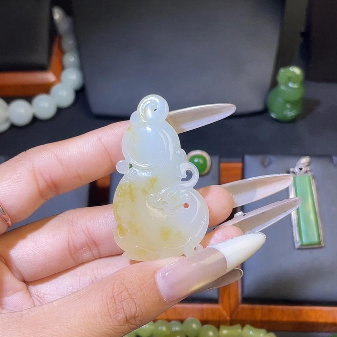 颈饰未镶嵌和田玉