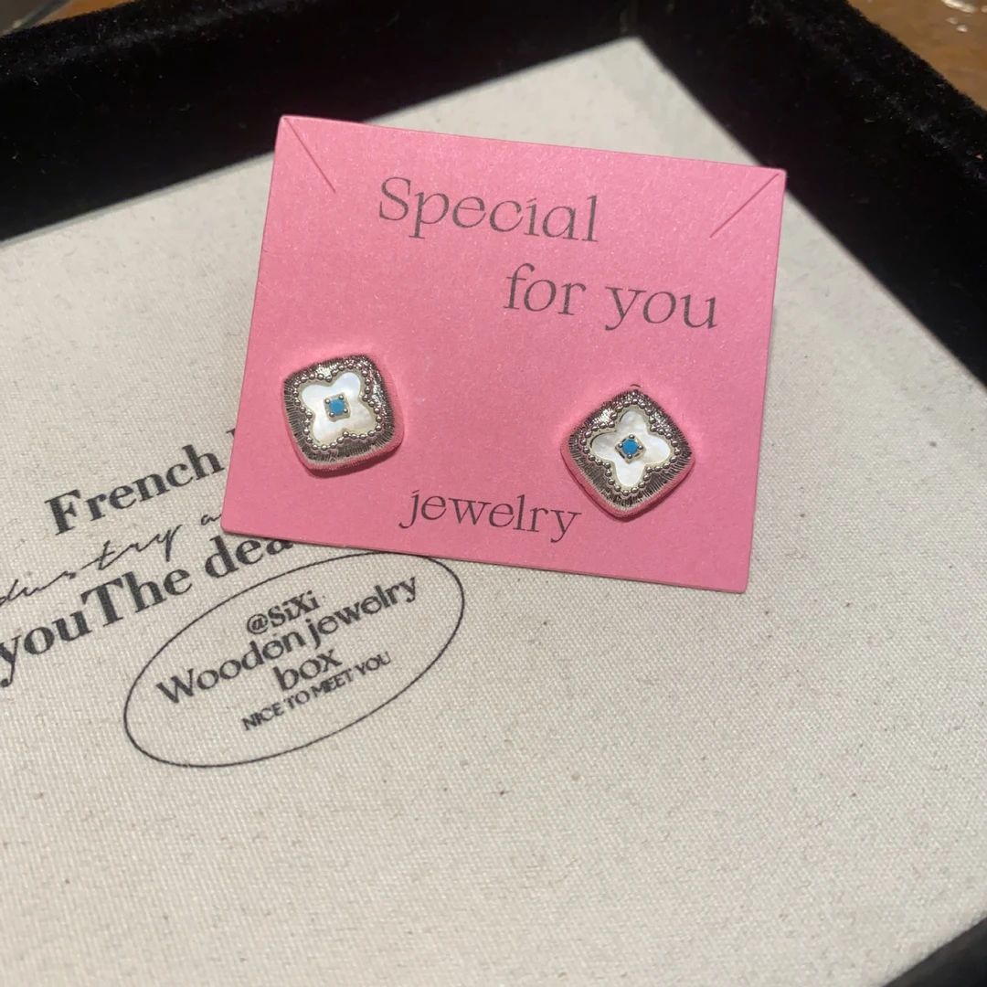 铜合金贝壳耳饰 轻奢气质四叶花朵几何耳环女精致高级感小众耳钉