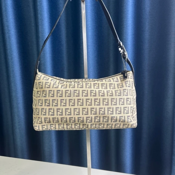 95新 FENDI/芬迪 暮野XI/芬迪单肩包/06025