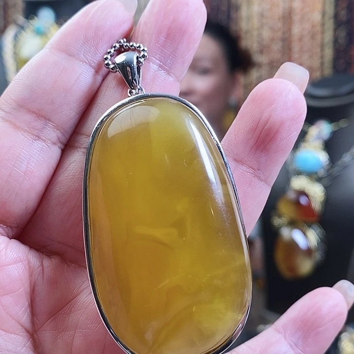 琥珀颈饰银S925镶嵌蜜蜡吊坠