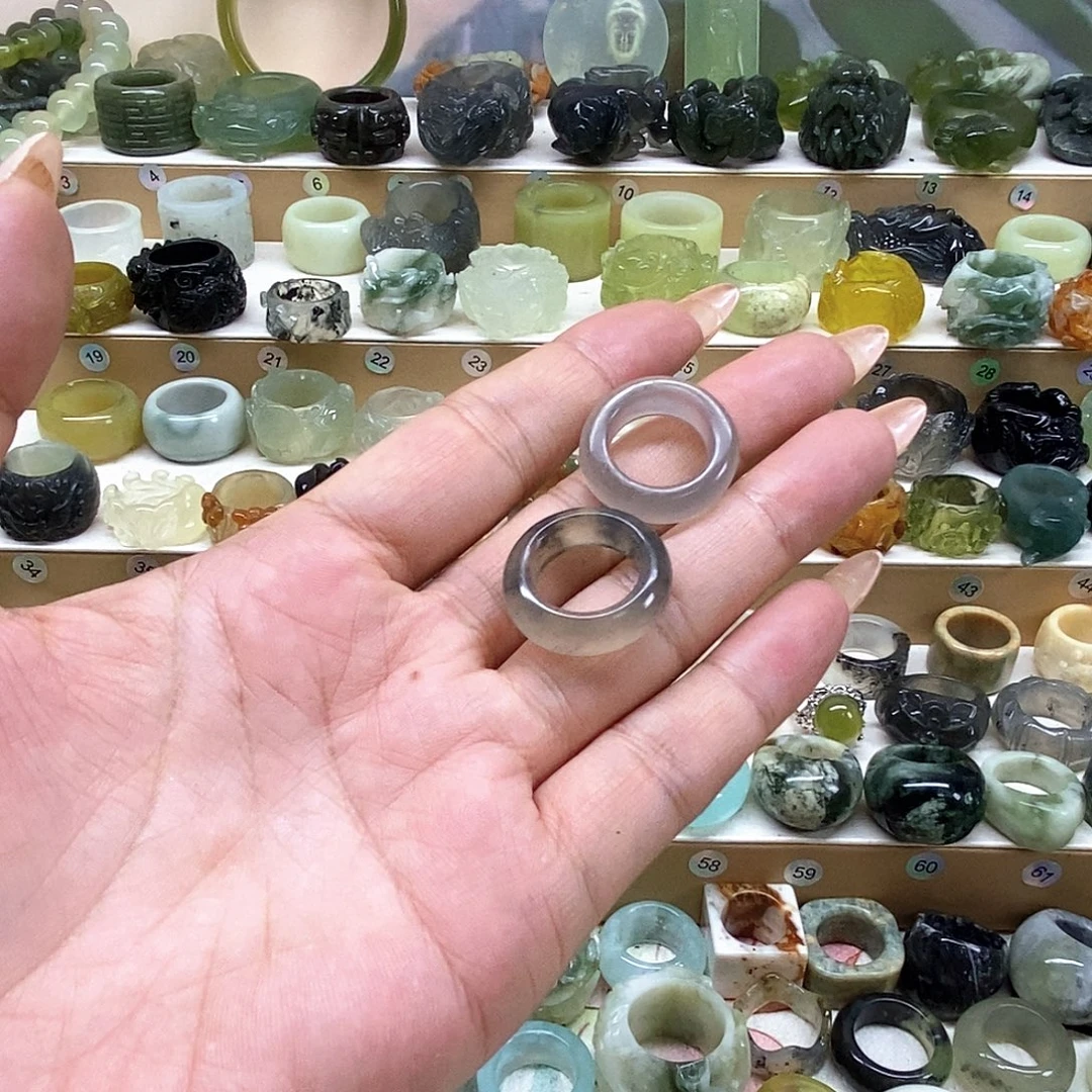 凝***栖未镶嵌岫玉微瑕款式雕刻23内直径不退不换