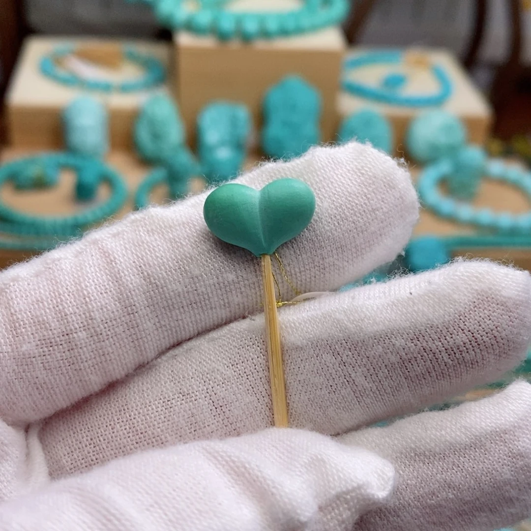 绿松石未镶嵌珠宝奇石