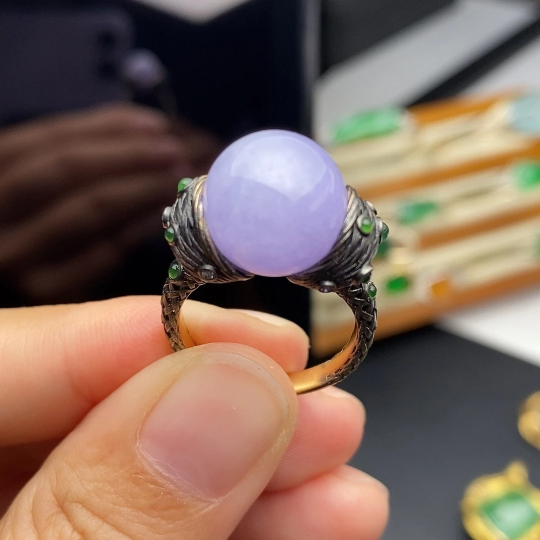 翡翠18K金镶嵌戒指珠珠匣