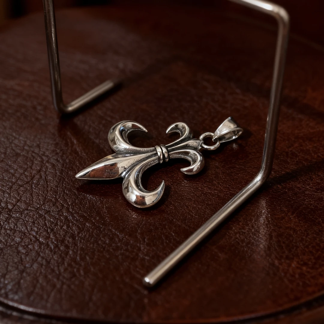 钛钢吊坠 复古吊坠女款项链钛钢项链不掉色洗澡可戴项链配饰